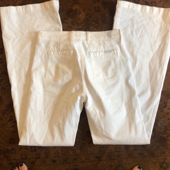 7 for all Mankind white flare jeans, some slight stains as shown. Size 27 - Picture 4 of 14